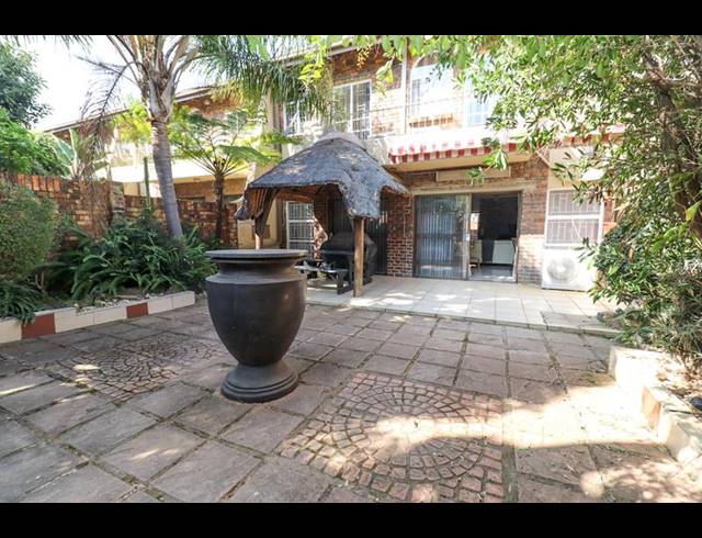 4 BEDROOM TOWNHOUSE FOR SALE IN BRUMA